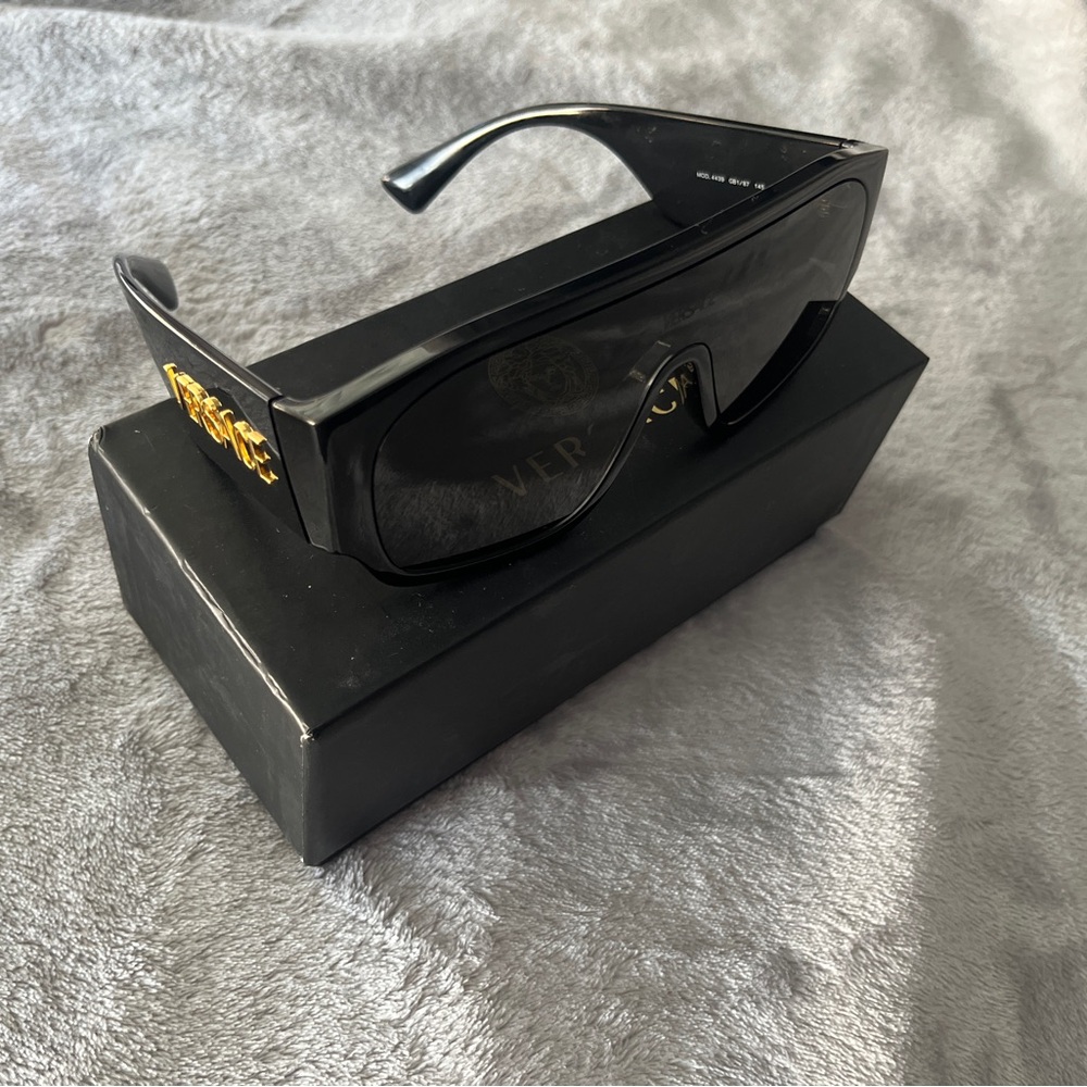 Versace Glossy Black VR Glasses